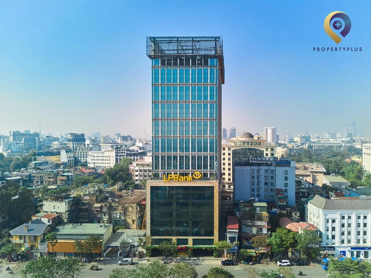Toàn cảnh mặt trước tòa nhà LPB Tower